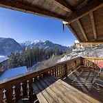 With Shared Swimming Pool Neukirchen am Großvenediger