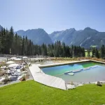 With Shared Swimming Pool Chalet Neukirchen am Großvenediger