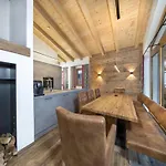 With Shared Swimming Pool Chalet Neukirchen am Großvenediger