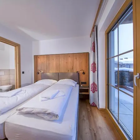 With Shared Swimming Pool 샬레 *