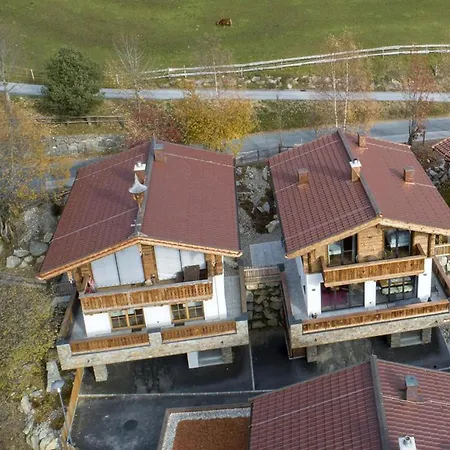 샬레 With Shared Swimming Pool *