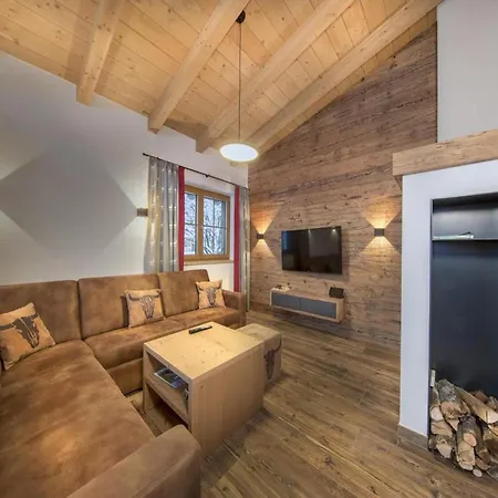 With Shared Swimming Pool Chalet Neukirchen am Großvenediger