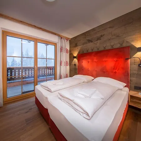 With Shared Swimming Pool * Neukirchen am Großvenediger