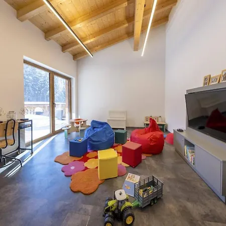 With Shared Swimming Pool * Neukirchen am Großvenediger