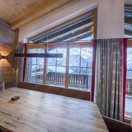 Chalet With Shared Swimming Pool Neukirchen am Großvenediger