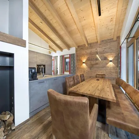 With Shared Swimming Pool Chalet Neukirchen am Großvenediger