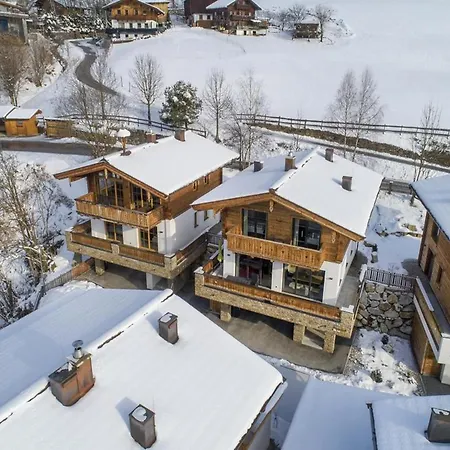 With Shared Swimming Pool Chalet Neukirchen am Großvenediger