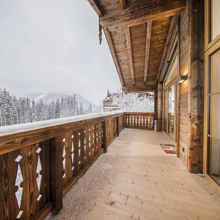 Chalet With Shared Swimming Pool Neukirchen am Großvenediger