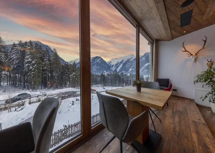 With Shared Swimming Pool Domek alpejski Neukirchen am Großvenediger