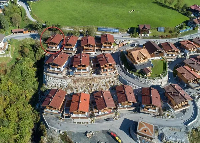 With Shared Swimming Pool Domek alpejski Neukirchen am Großvenediger